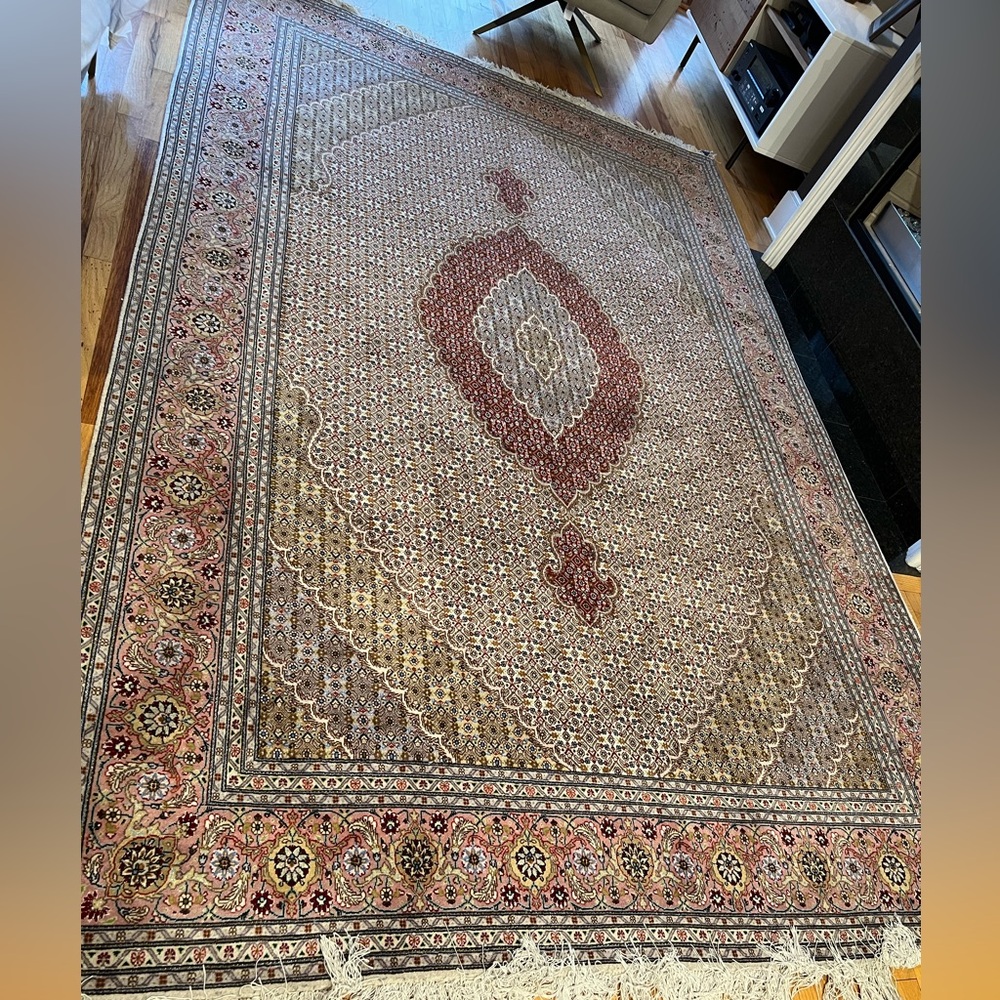Hand knitted Persian Area Rug - Picture 3 of 7